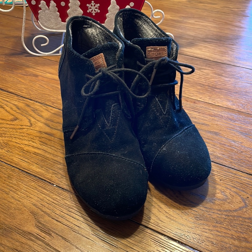 Women’s Black Seude Toms Wedge Booties